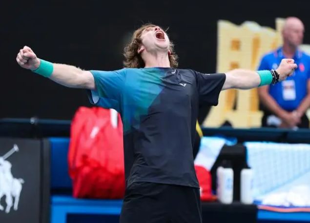 场比赛中 场比赛中